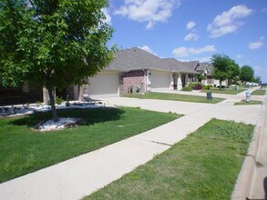 209 Bird Creek Dr in Little Elm, TX - Building Photo - Building Photo