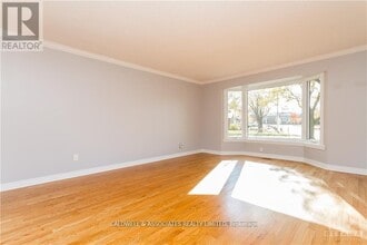 13 Sai Crescent in Ottawa, ON - Building Photo - Building Photo