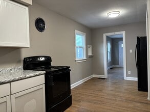 1223 Campbell Ave in Hamilton, OH - Building Photo - Building Photo