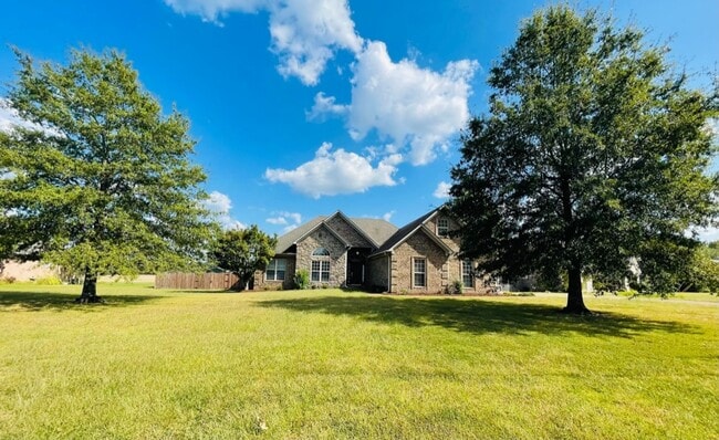 26 Spencer Dr in Medina, TN - Building Photo - Building Photo