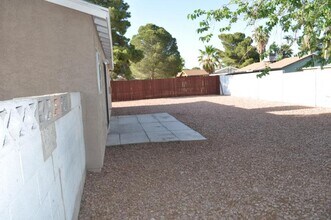 401 Calaveras Ct in Las Vegas, NV - Building Photo - Building Photo