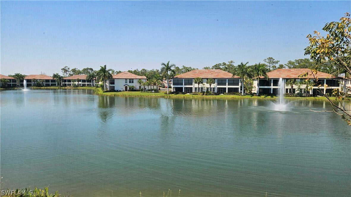 15145 Palmer Lake Cir in Naples, FL - Foto de edificio