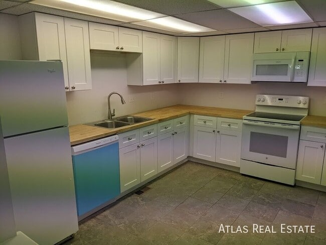 13917 E Oxford Pl in Aurora, CO - Building Photo - Building Photo