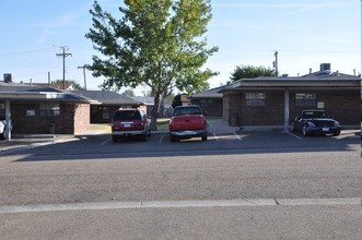 Brierwood Apartments in Borger, TX - Foto de edificio - Building Photo