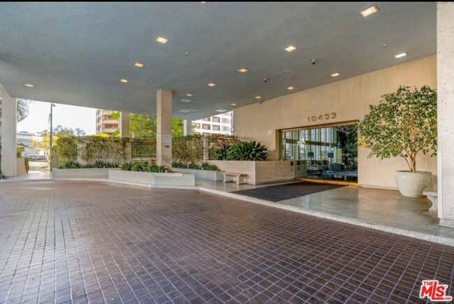 10433 Wilshire Blvd in Los Angeles, CA - Building Photo - Building Photo