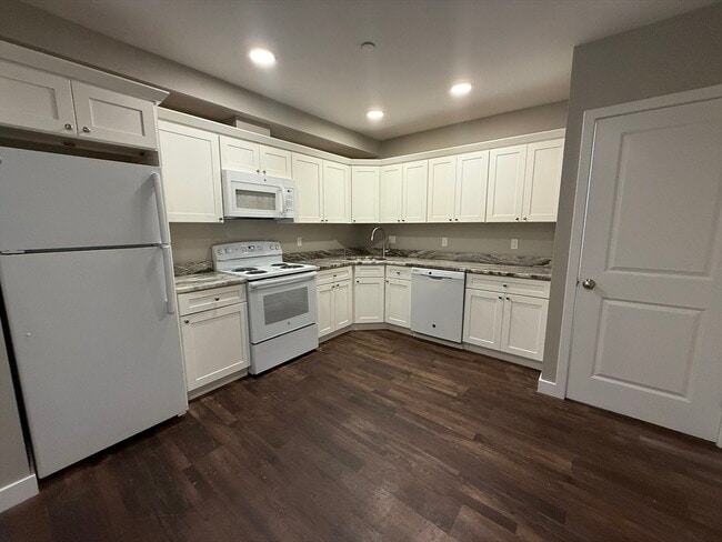 123 Shirley Ave, Unit #204