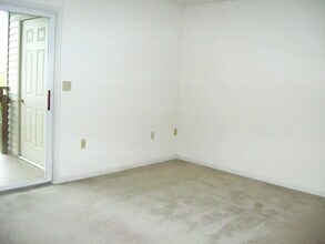 1334 Martin Ave in Ephrata, PA - Foto de edificio - Building Photo