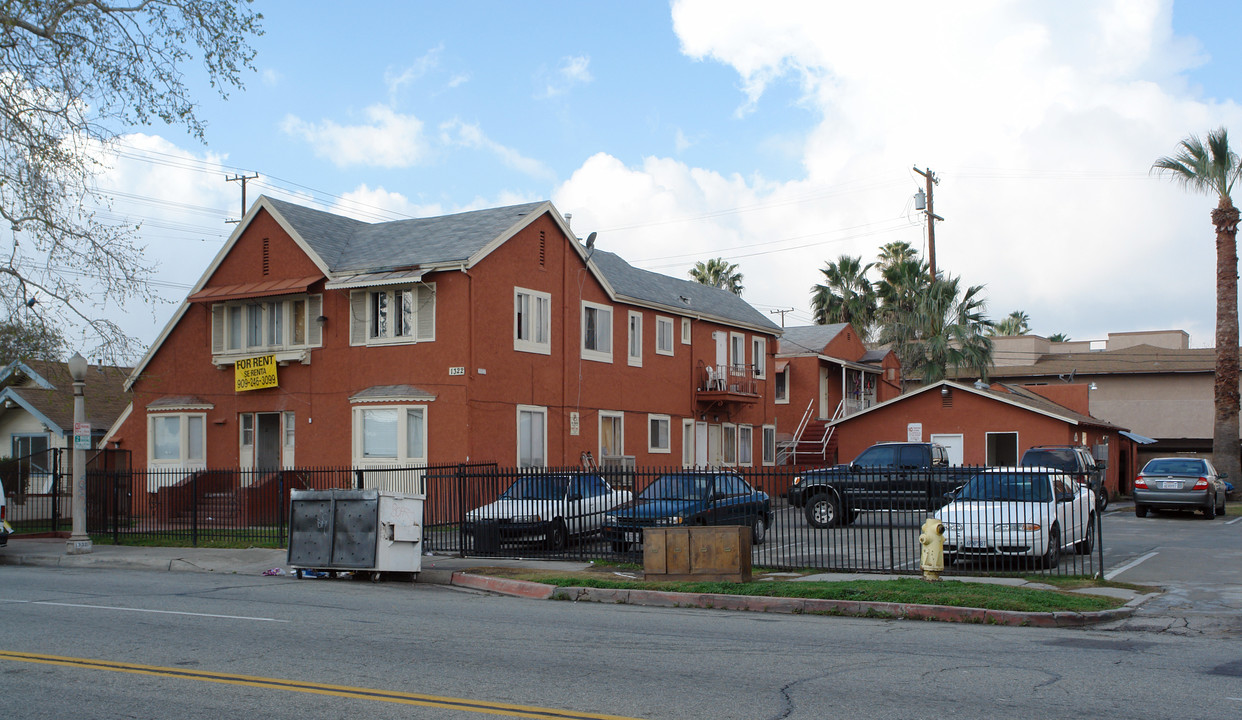 1322 N E St in San Bernardino, CA - Building Photo