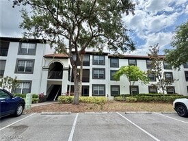 7925 Preserve Cir in Naples, FL - Building Photo