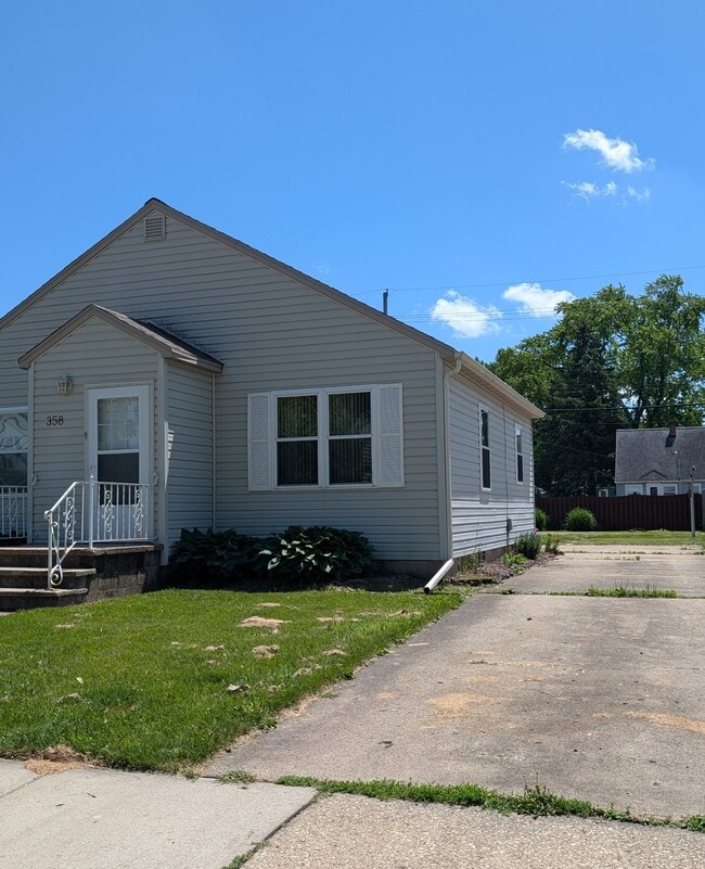 358 Bischoff St in Fond du Lac, WI - Building Photo - Building Photo
