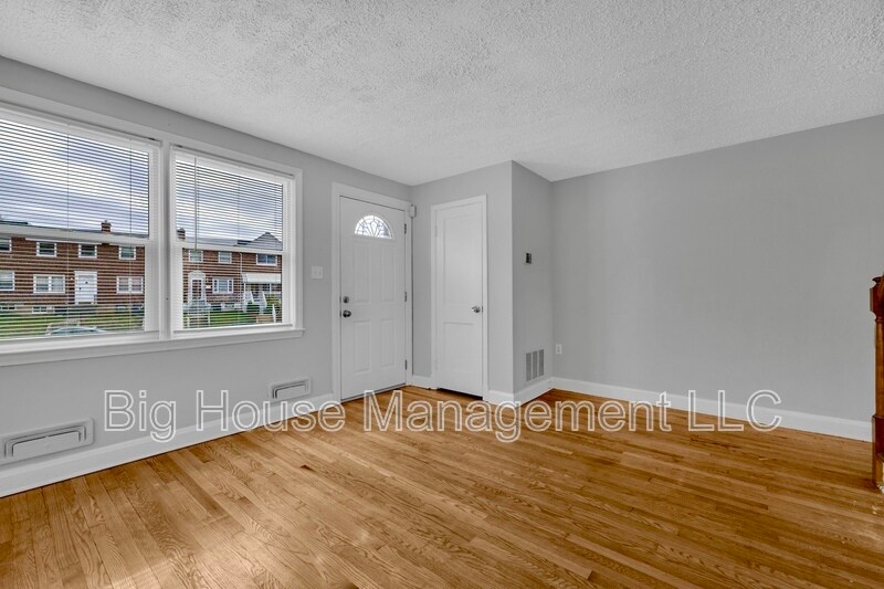 4310 Roberton Ave in Baltimore, MD - Building Photo