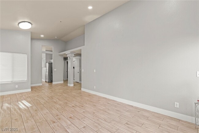5616 Royal Castle Ln in Las Vegas, NV - Building Photo - Building Photo