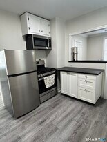 67 Hanford Ave in Bridgeport, CT - Building Photo