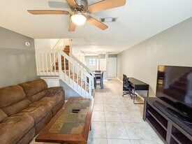 2203 SW 39th Way in Gainesville, FL - Building Photo