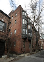 2122 Locust St in Philadelphia, PA - Building Photo - Building Photo