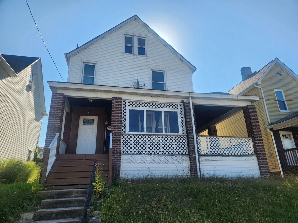 504-506 Ridge Ave in New Kensington, PA - Building Photo
