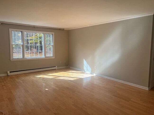 416 Springbrook Cir in Portsmouth, NH - Building Photo - Building Photo