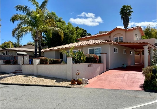 8319 Prospect Ave in Santee, CA - Foto de edificio - Building Photo