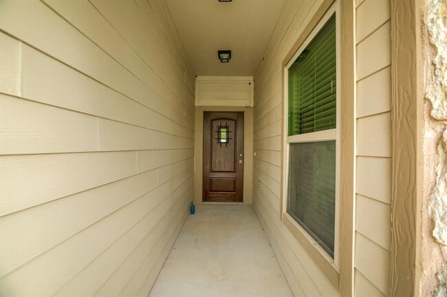 10001 Pinnacle Crest Loop in Austin, TX - Building Photo - Building Photo