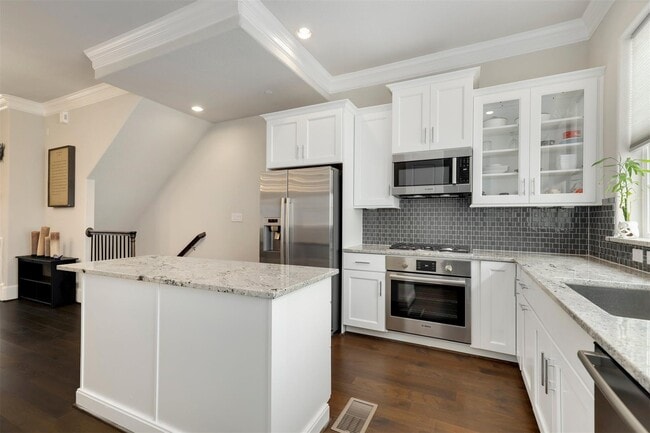 property at 7333 Valley View Ln
