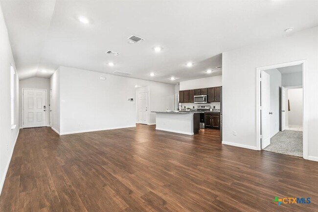 132 Ragnar Dr in Jarrell, TX - Building Photo - Building Photo