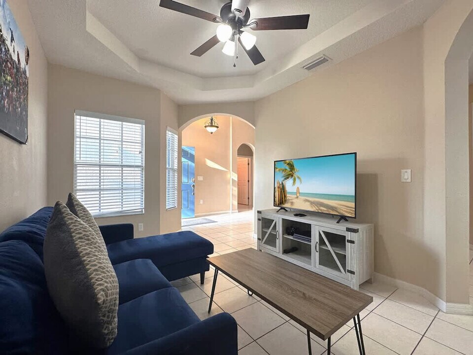 160 Minniehaha Cir in Haines City, FL - Building Photo