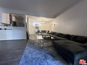 13747 Vanowen St in Los Angeles, CA - Building Photo - Building Photo