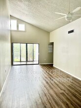 3704 Southpointe Dr in Orlando, FL - Building Photo - Building Photo