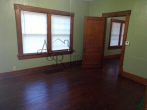 2209 N Broadway St in Pittsburg, KS - Building Photo - Building Photo