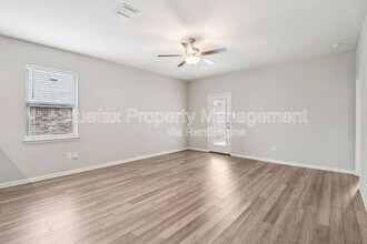 8202 Bending Tree in San Antonio, TX - Building Photo - Building Photo
