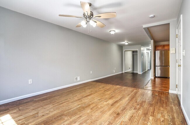 205 Halladay St in Jersey City, NJ - Building Photo - Building Photo