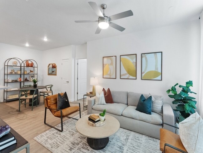 The Veridian Apartments & Townhomes in Syracuse, UT - Building Photo - Building Photo