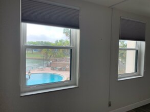 10355 Paradise Blvd in Treasure Island, FL - Building Photo - Building Photo