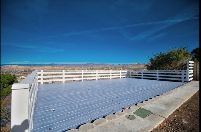 28111 Florence Ln in Santa Clarita, CA - Building Photo - Building Photo