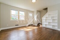 956 Masefield Rd photo'