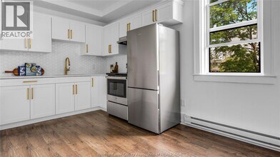 74 Ellis St W in Windsor, ON - Building Photo - Building Photo