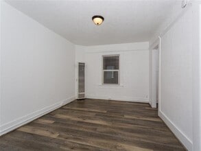 326 E. 8th in Long Beach, CA - Foto de edificio - Building Photo