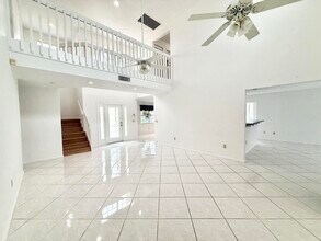 10579 Pebble Cove Ln in Boca Raton, FL - Foto de edificio - Building Photo