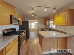 1020 Kent Ct in Bolingbrook, IL - Building Photo - Building Photo