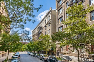 884 Riverside Dr in New York, NY - Building Photo - Building Photo