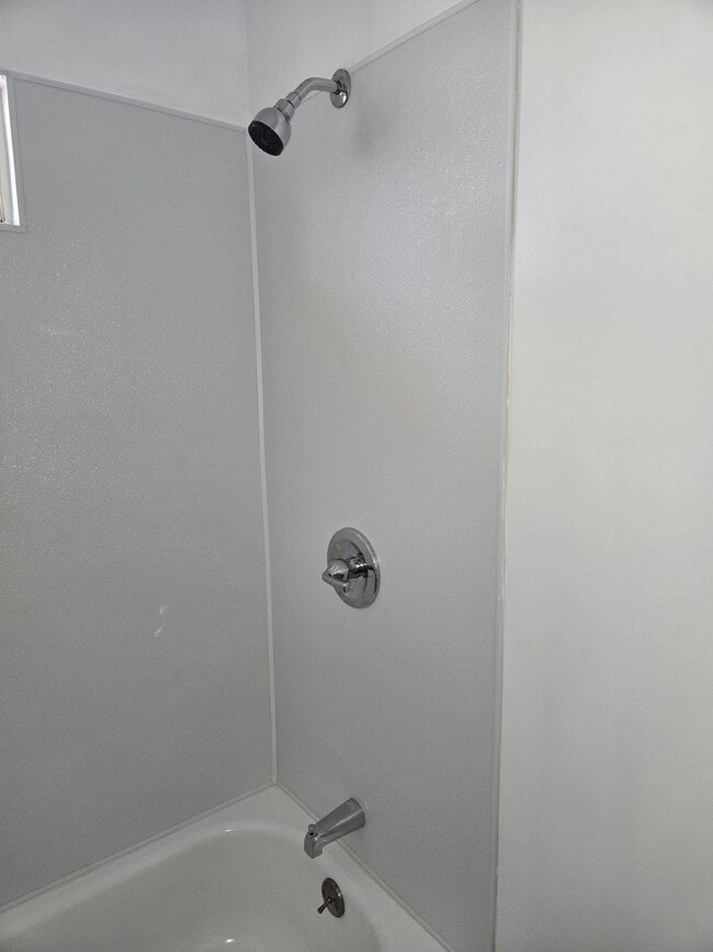 property at 713 W 59th Pl