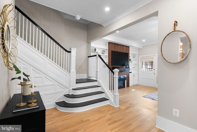 1616 Kilbourne Pl NW in Washington, DC - Foto de edificio - Building Photo