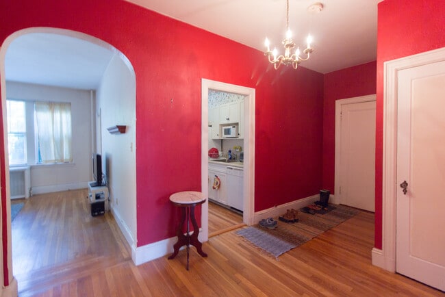 116 Englewood Ave, Unit 2 in Boston, MA - Foto de edificio - Building Photo