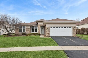 12188 Scenic Ridge in Huntley, IL - Building Photo