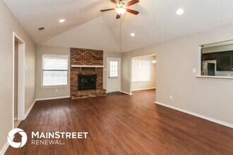 521 Anglebluff Dr in Desoto, TX - Building Photo - Building Photo