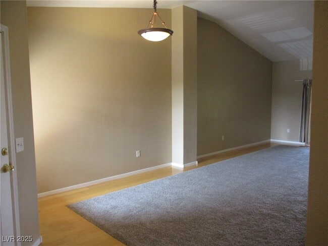 1001 Domnus Ln in Las Vegas, NV - Building Photo - Building Photo