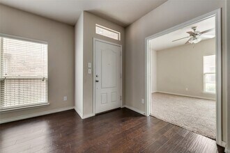4133 Comanche Dr in Carrollton, TX - Foto de edificio - Building Photo