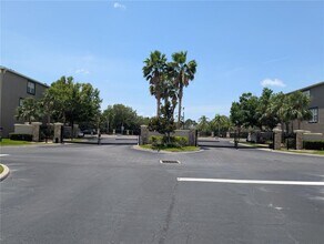 2502 Lexington Oak Dr in Brandon, FL - Building Photo - Building Photo