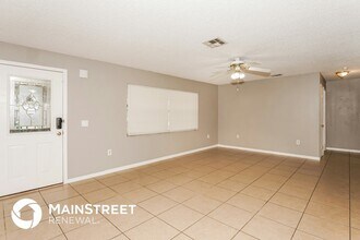 2208 Spring Cir in Cocoa, FL - Foto de edificio - Building Photo