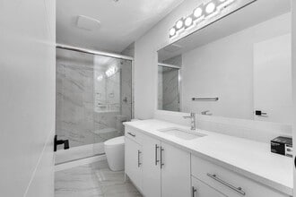 8016 Annis Rd in Chilliwack, BC - Building Photo - Building Photo